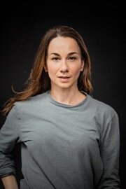 Portrait von Jennifer Pöll, Copyright Severin Koller